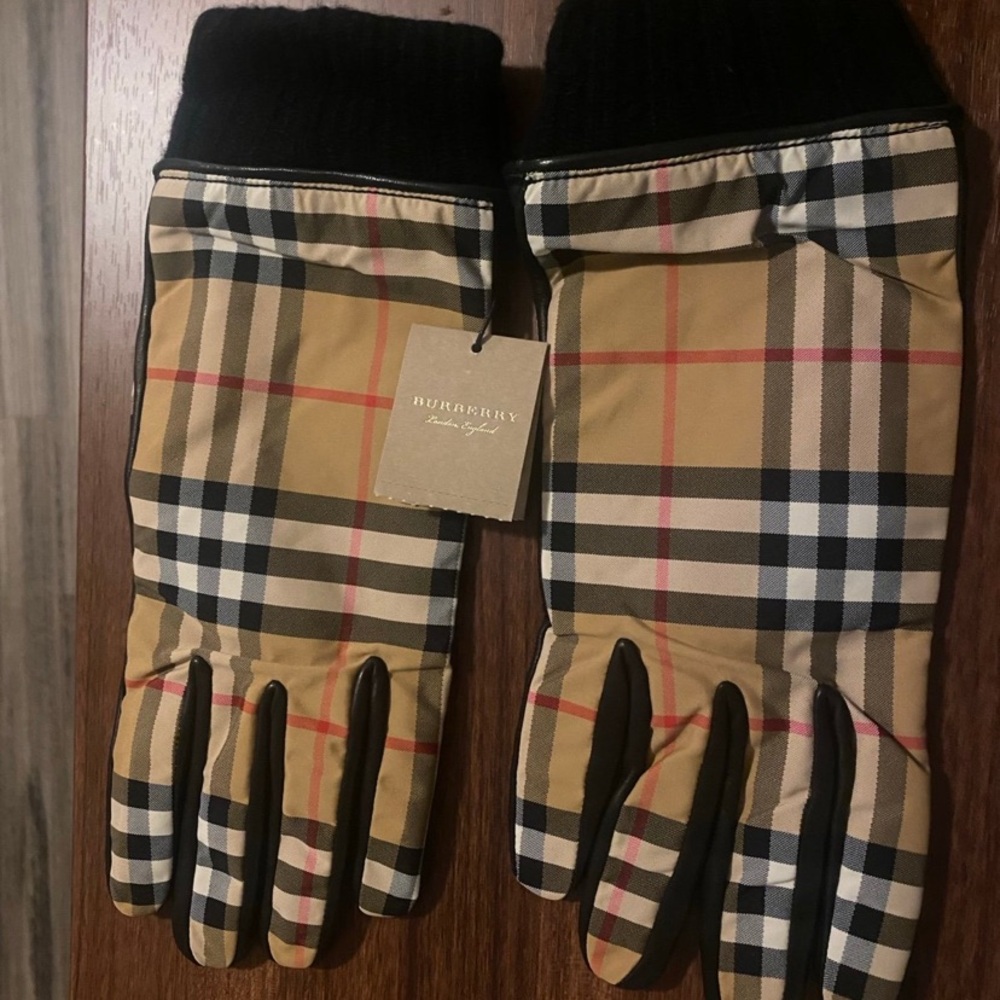 Burberry Antique Yellow and Black Checkered Gloves